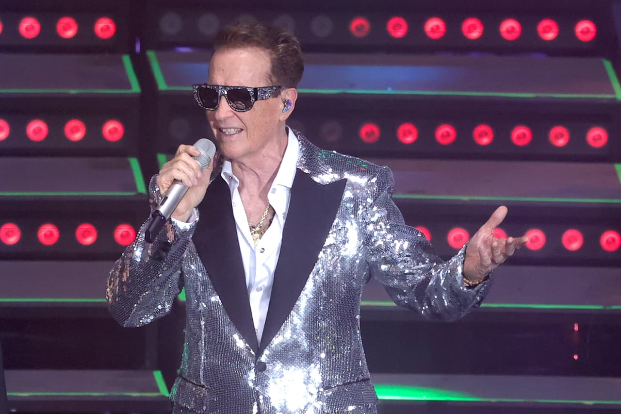 Emmanuel celebra 50 años de carrera y le dedica conmovedoras palabras a su esposa Mercedes Alemán