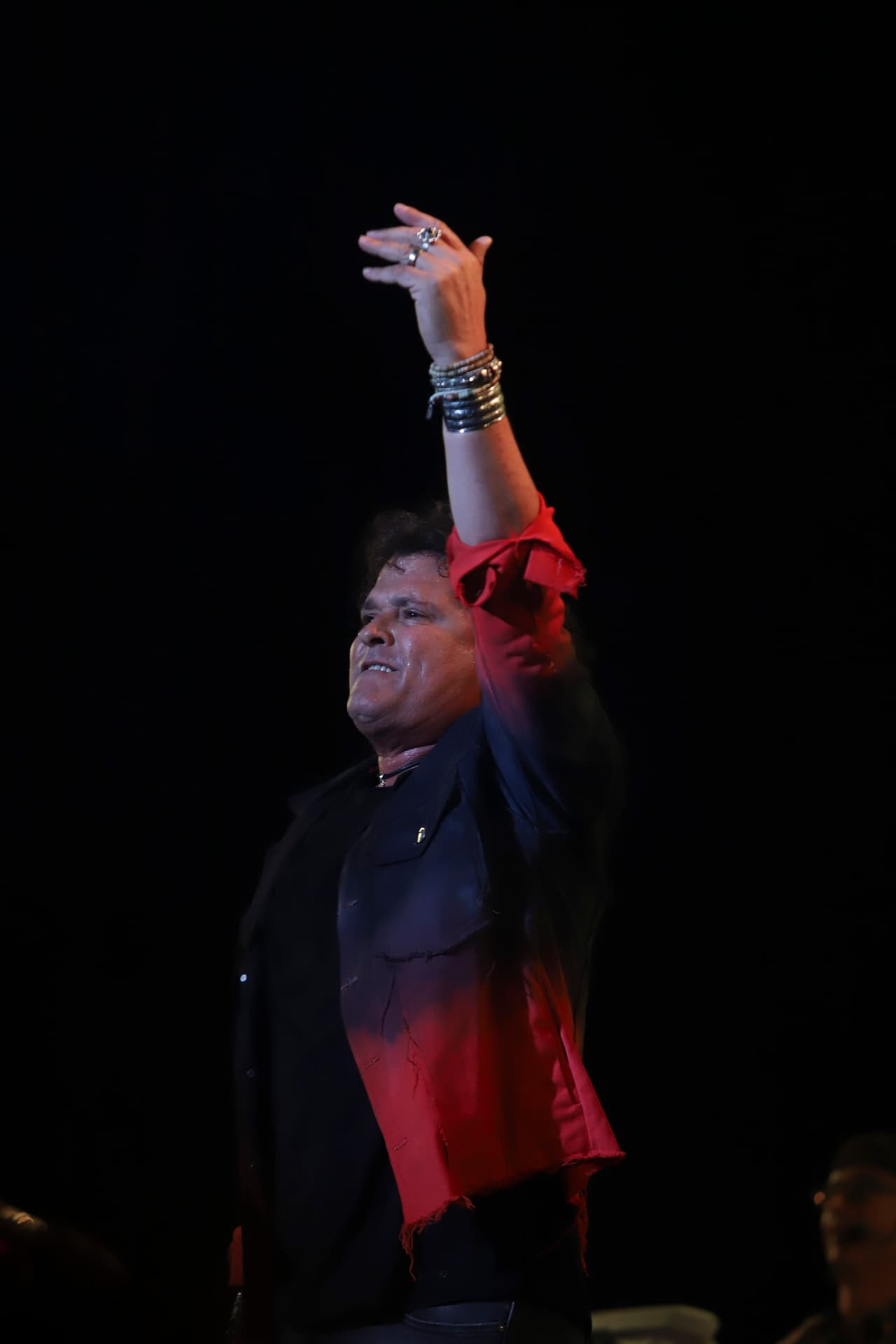 Carlos Vives
<br>
<br>Esta campaña busca que las personas donen dinero, ya sea con un pago único o mensual, y tiene como meta recaudar 25.000 millones de pesos colombianos.