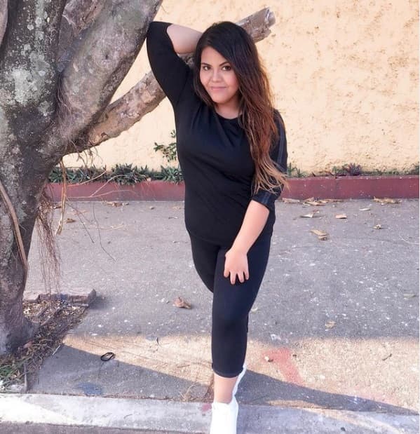 Hace unos meses, la joven, ya con más de 90 kilos menos, enfrentó una nueva prueba con ese tumor en la garganta y J Balvin la ayudó de nuevo. “En plena pandemia fue la cereza del pastel ya que eran tiempos difíciles. Nuevamente se enteró, nuevamente me hizo sentir como si esto fuera algo de EQUIPO. Nuevamente salvó mi vida”.
