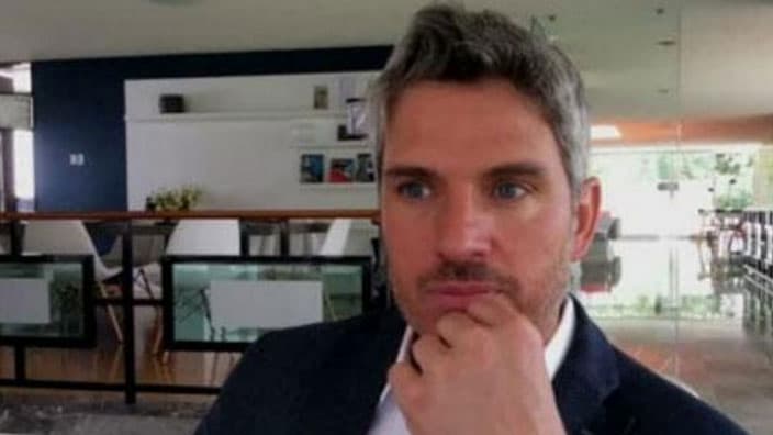 Mariano se lamenta por la muerte de Jenni