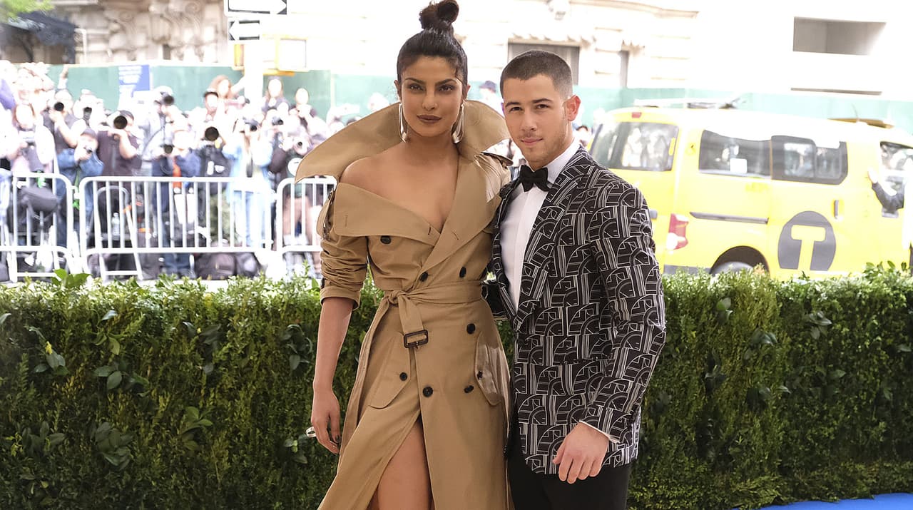 Nick Jonas se compromete con Priyanka Chopra a solo dos meses de romance