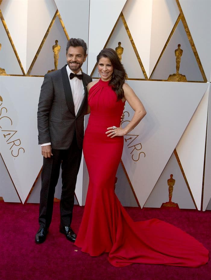 Eugenio Derbez y Alessandra Rosaldo fueron de los más elegantes de la noche, desfilando como todas unas estrellas de Hollywood.