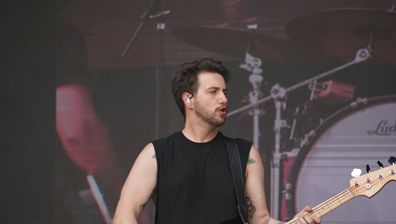 Los británicos Nothing But Thieves pusieron el toque indie al festival.