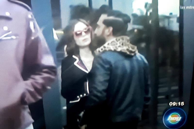 Por el momento, se desconoce la identidad de la modelo que acompañó a Alejandro Fernández.