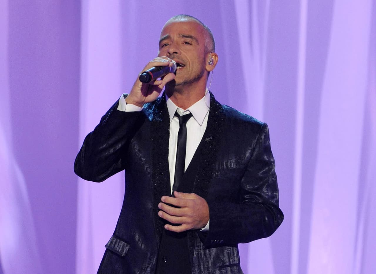 Eros Ramazzotti lanza preventa de nuevo disco y anuncia gira mundial