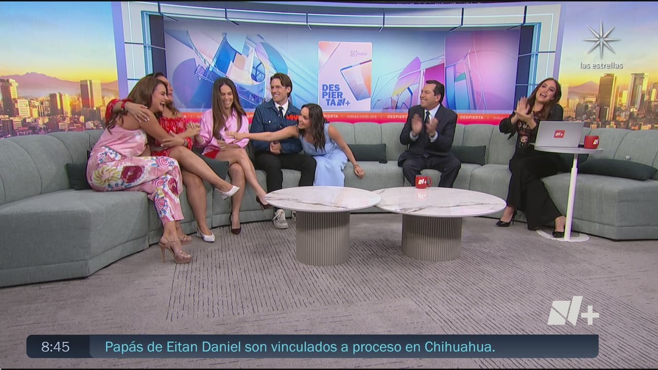 Conductora de Despierta interrumpe el programa; anuncia embarazo y publica primera foto de su bebé en vivo