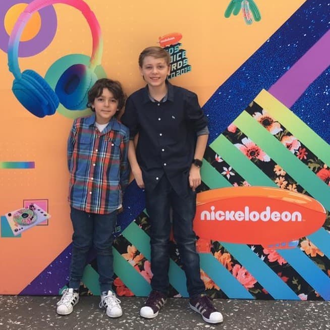 Emilio tiene un hermano, Santiago, quien también es actor infantil y ha participado en diversos proyectos como ‘La rosa de Guadalupe’, ‘Esta historia me suena’ y la cinta ‘La nave’.