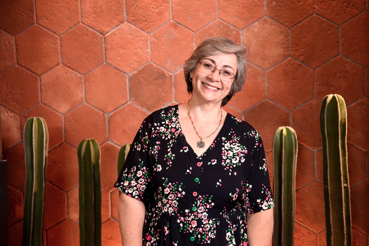 Vianey es toda una experta en la cocina, durante años ha perfeccionado su cocina y ama fusionar culturas. La comida española es una de sus favoritas. 
<br>