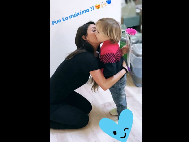 Anahí compartió una fotografía junto a su hijo Manuel