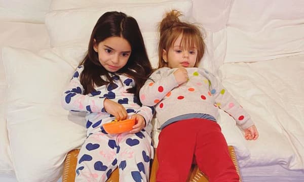 Mientras que días después la exesposa de Mauricio Ochmann compartió un video de las pequeñas, el cual dejaba al descubierto el amor que siente Kailani por Aitana.