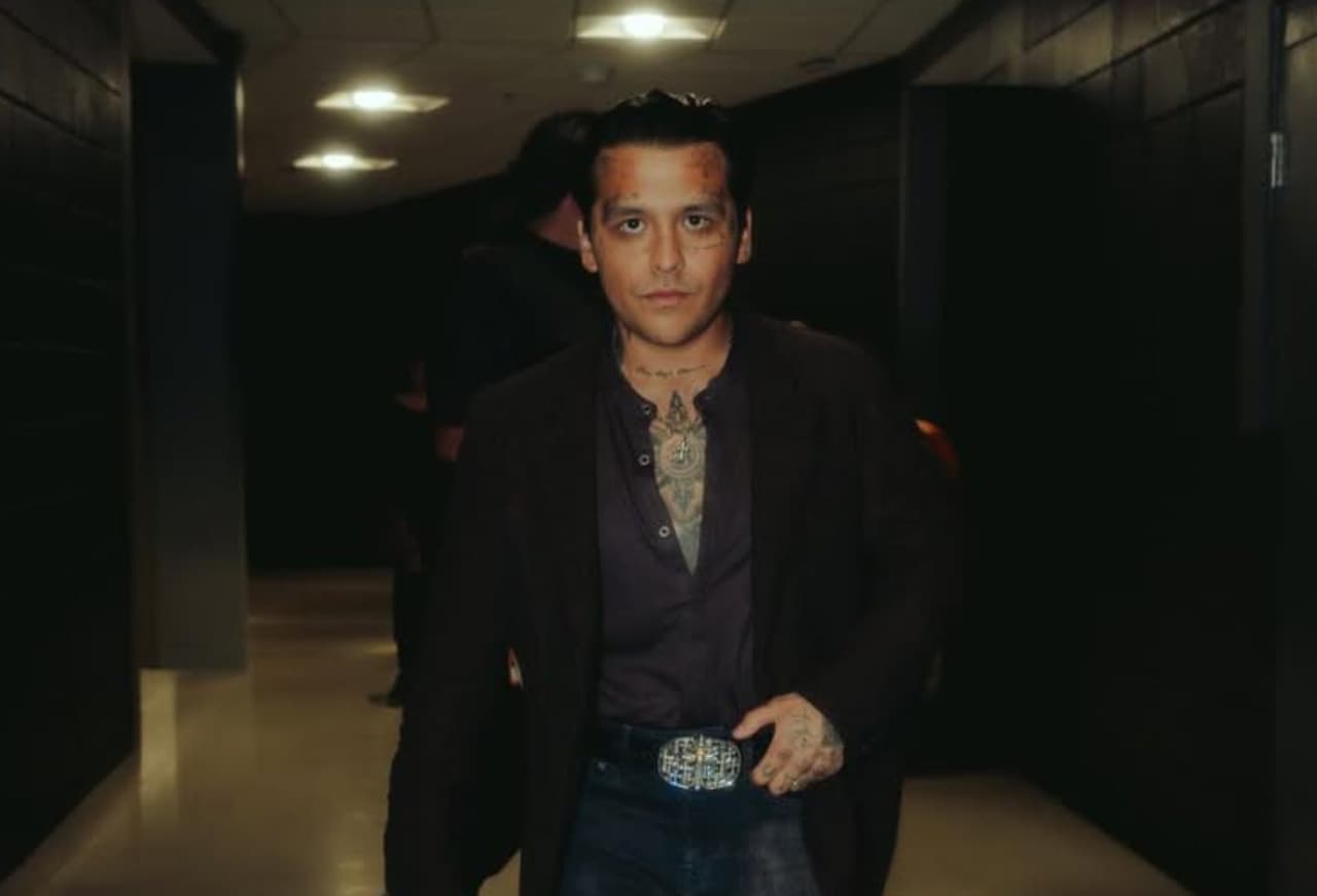Christian Nodal sorprende al hablar perfecto inglés y enloquece a todas sus fans 