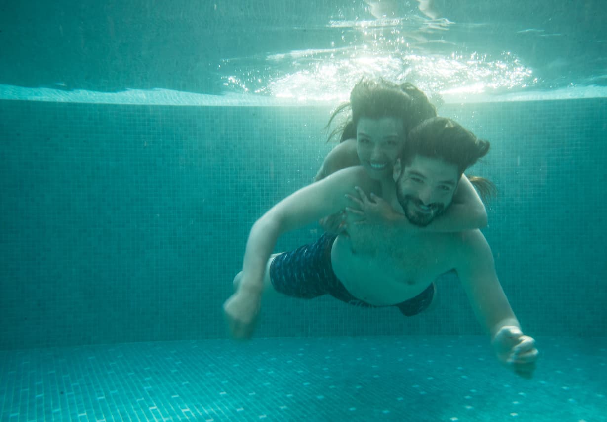 Cáncer-Escorpio. Ambos signos zodiacales son de Agua. Combina muy bien su sensibilidad, sus emociones y sus fantasías.