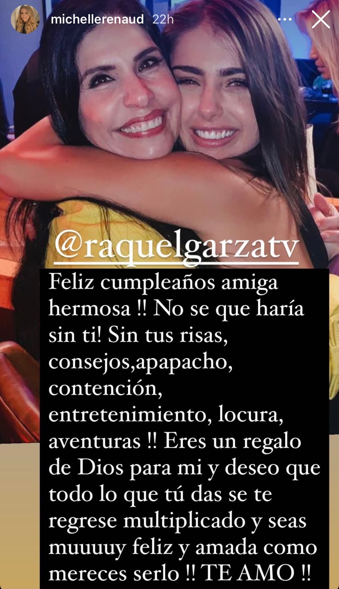 Michelle Renaud felicitó a la actriz Raquel Garza.