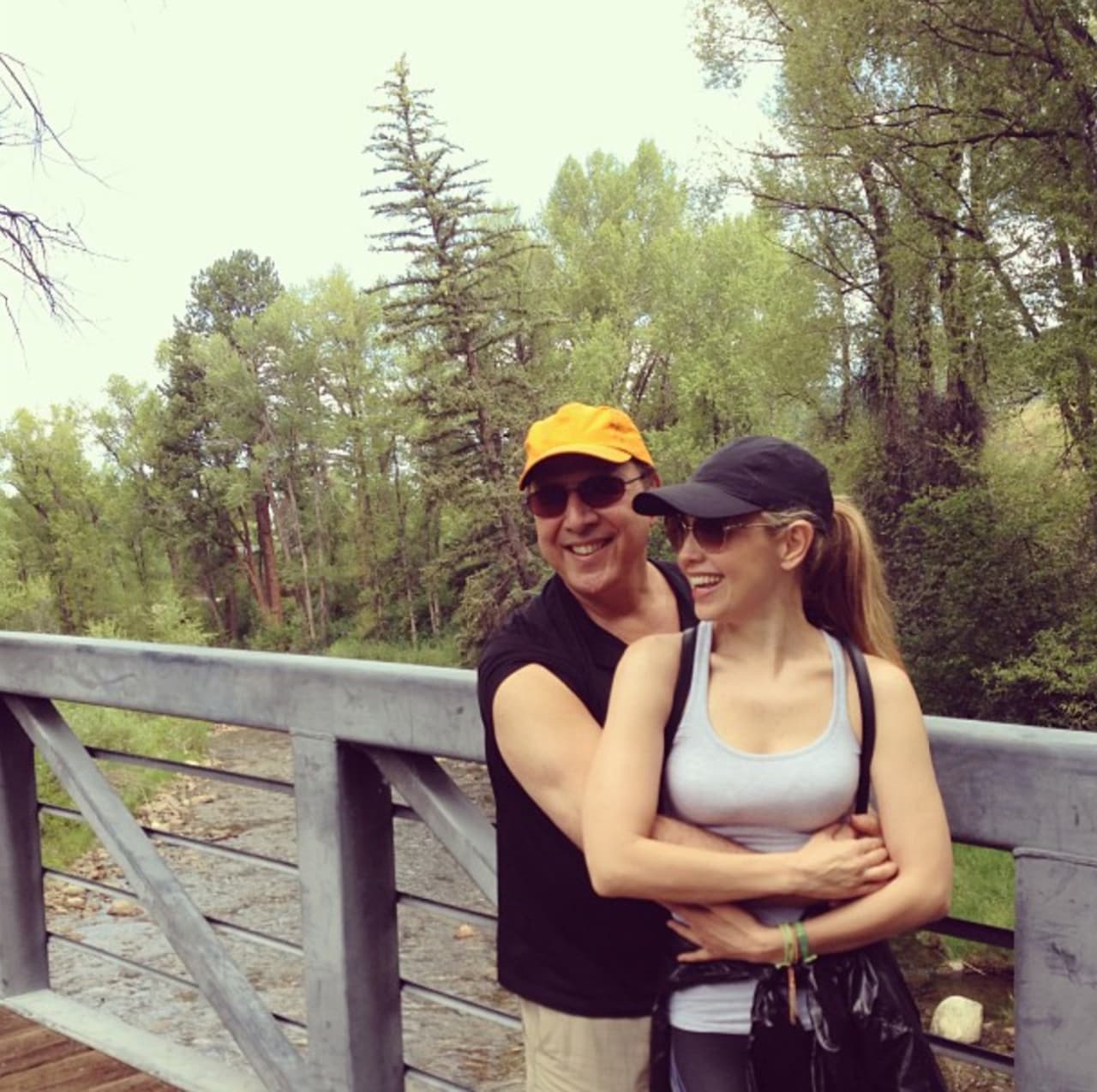 Thalía celebró sus 17 años de casada a través de redes sociales.