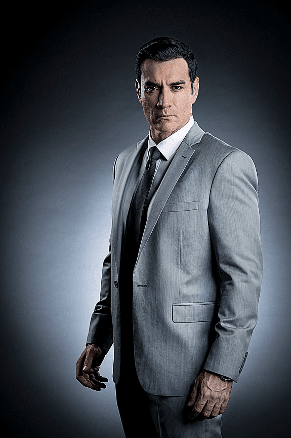 Ricardo Bustamante, interpretado por David Zepeda