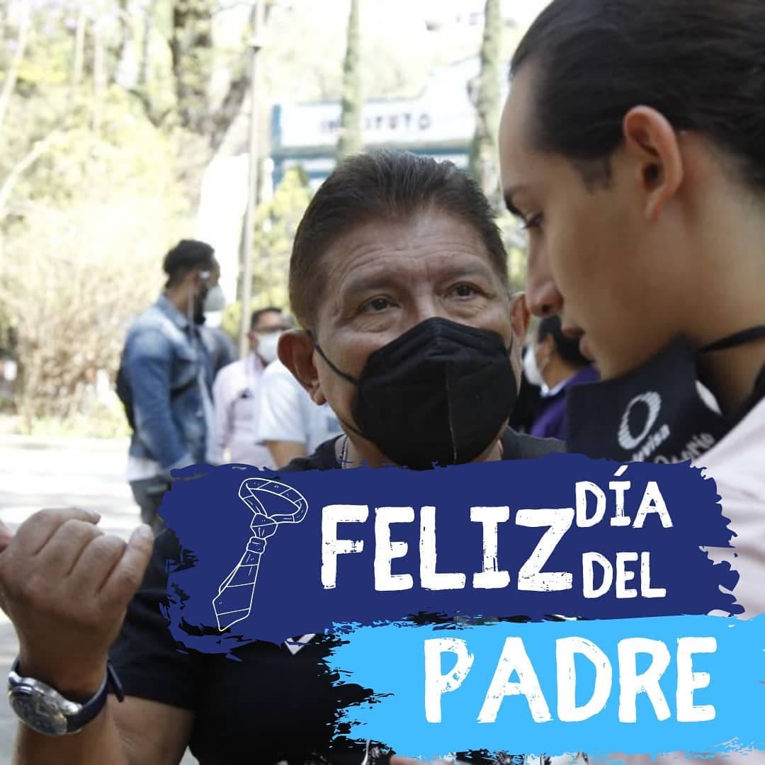Juan Osorio trabaja actualmente con su hijo Emilio, con quien tiene una una estrecha relación personal y laboral. Actualmente hacen mancuerna en 'Qué le pasa a mi familia?'.
