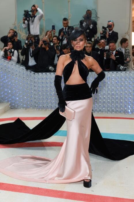 JLo en la Met Gala 2023.