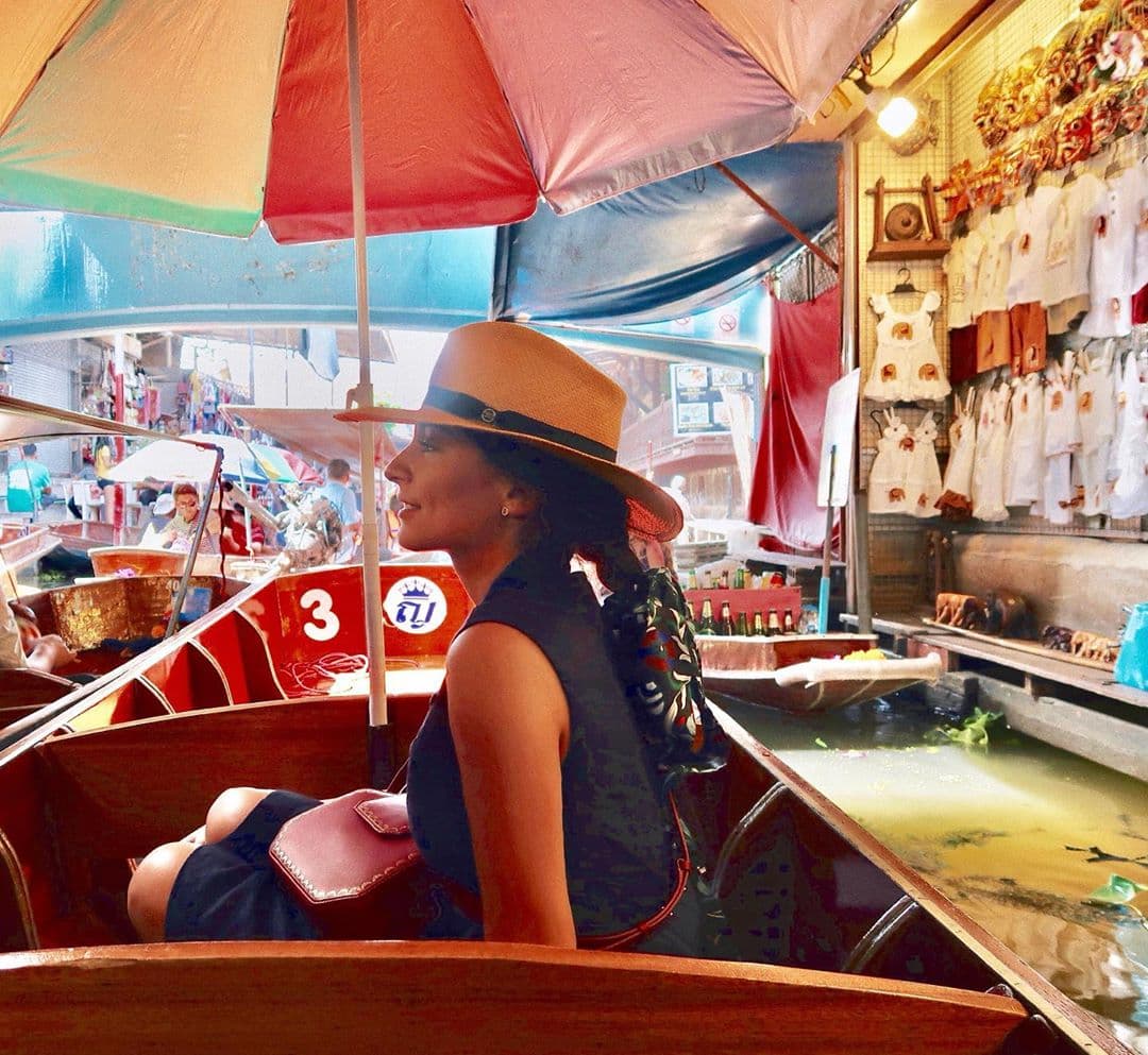 Asimismo, recorrió el Mercado Flotante, lugar en el que dejó claro lo mucho que se le antojó un tequila y unas quesadillas, pues el sitio es muy parecido a Xochimilco.