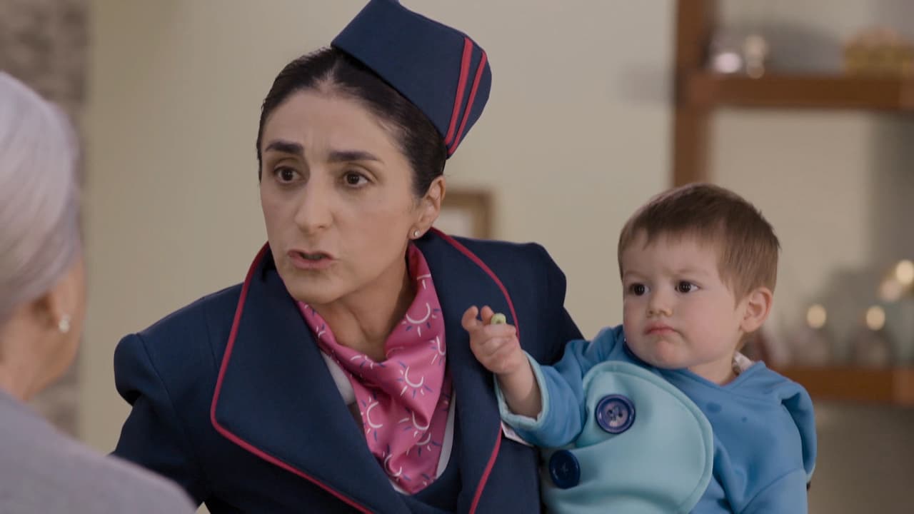 Emiliano es hijo de la hermana gemela de Lorenza, Raymunda.
