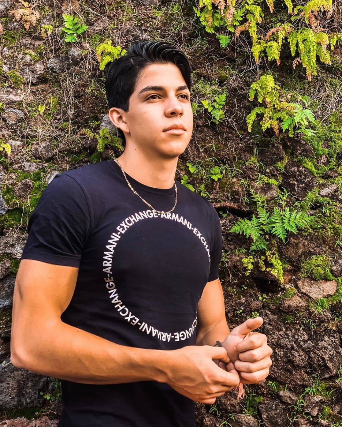 Asimismo, el joven de casi 20 años tiene un canal de YouTube llamado 'FaRo', junto a novia Estefanía de la O, donde suele compartir detalles de la relación que tiene con su pareja.