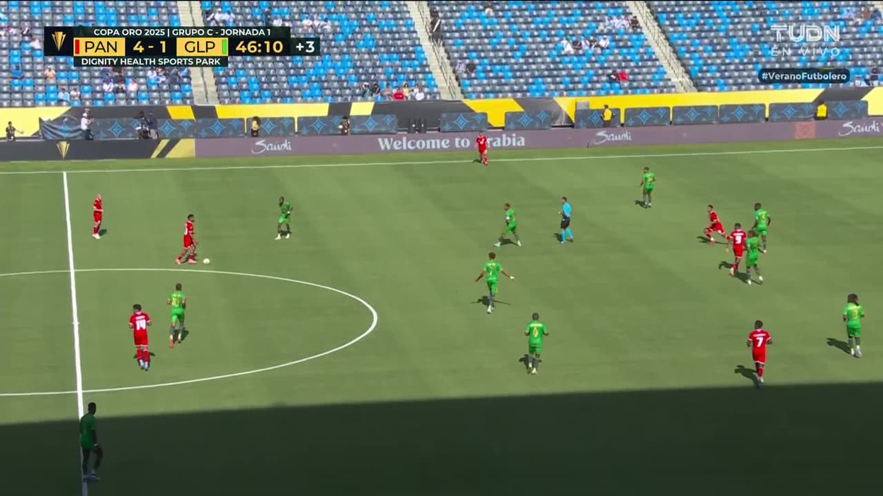 ¡TIRO ATAJADO! disparo por Thierry Ambrose.