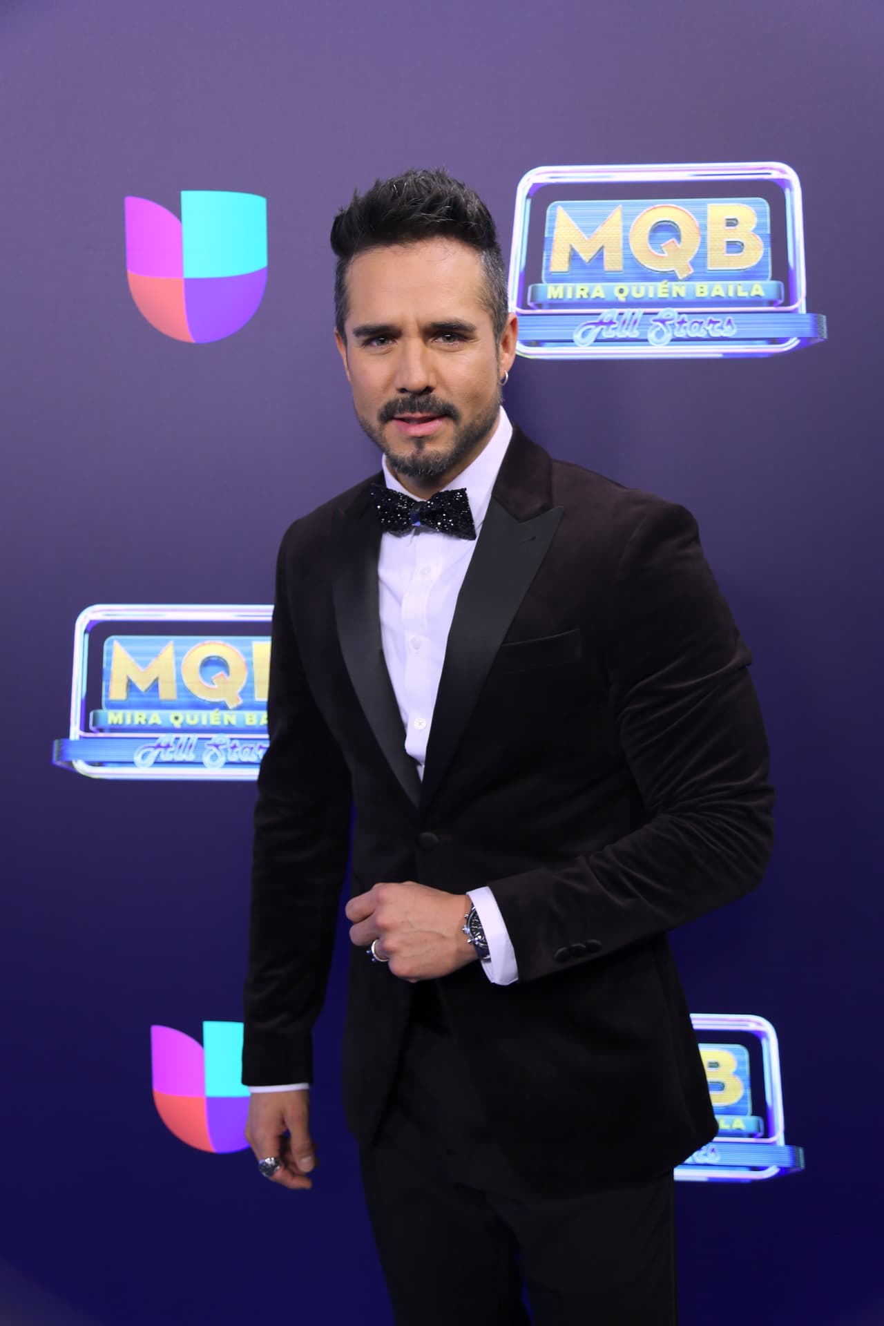 ¡Como dos gotas de agua! José Ron presume a su papá y sorprende por ser idéntico a él