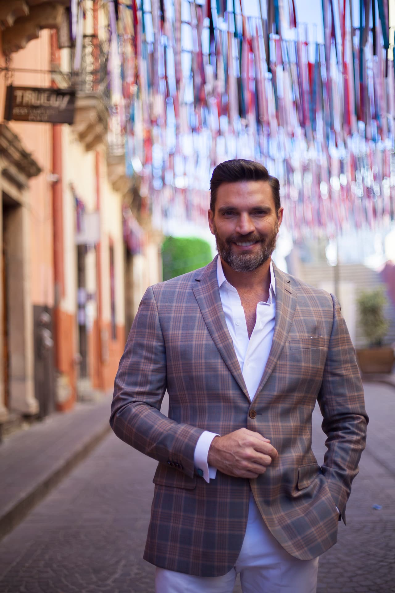 Julián Gil luchará por casarse con el amor de su vida en '¿Qué le pasa a mi familia?'