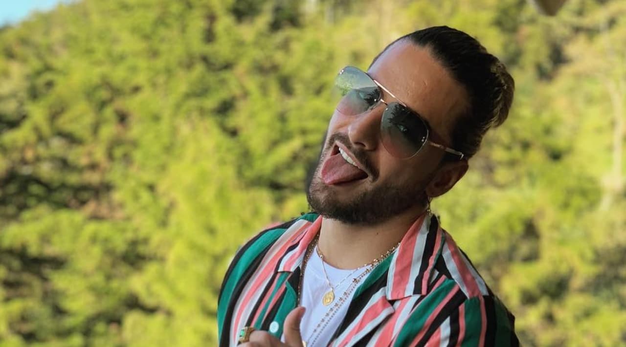 El cantante de reggaetón muestra su cambio de look en redes sociales