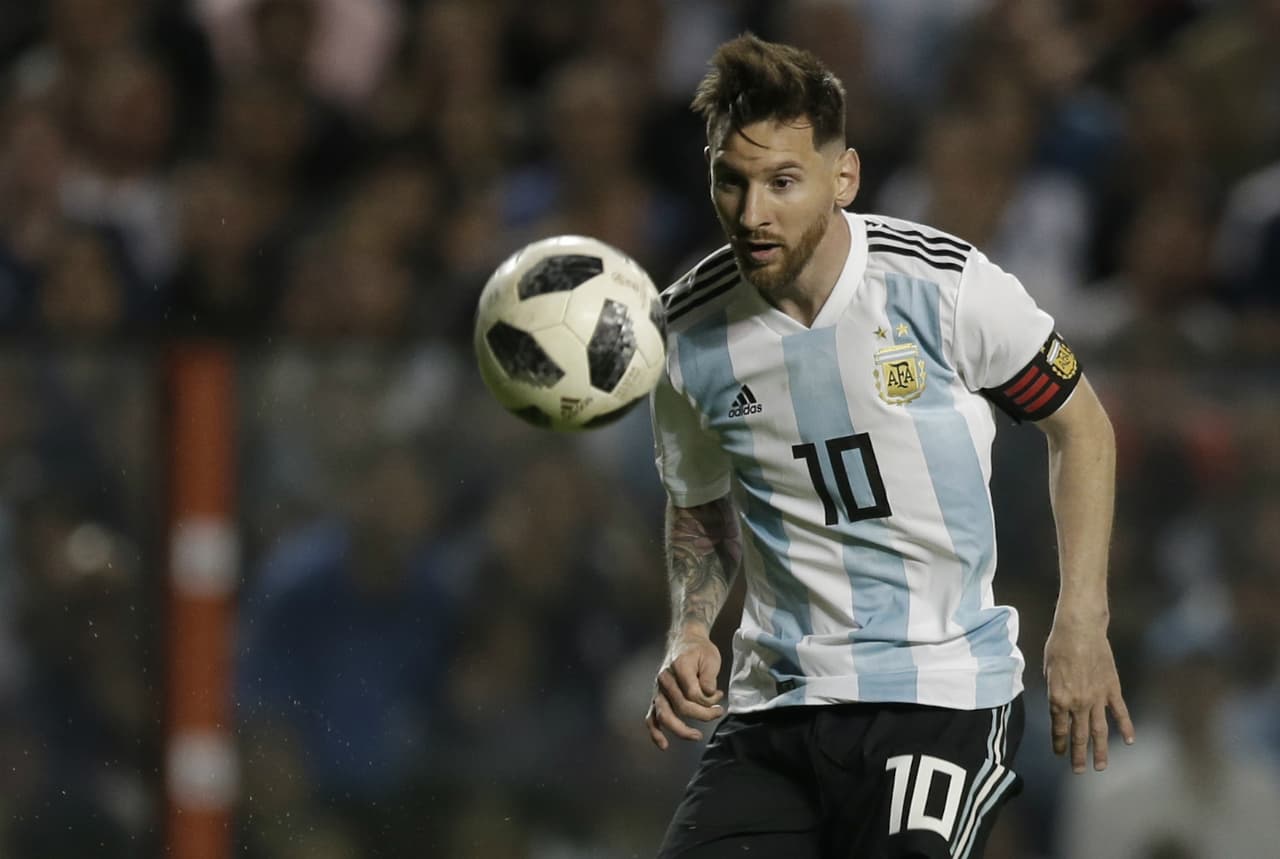 Lionel Messi es jugador de la selección argentina y desempeña el puesto de ‘Delantero’.