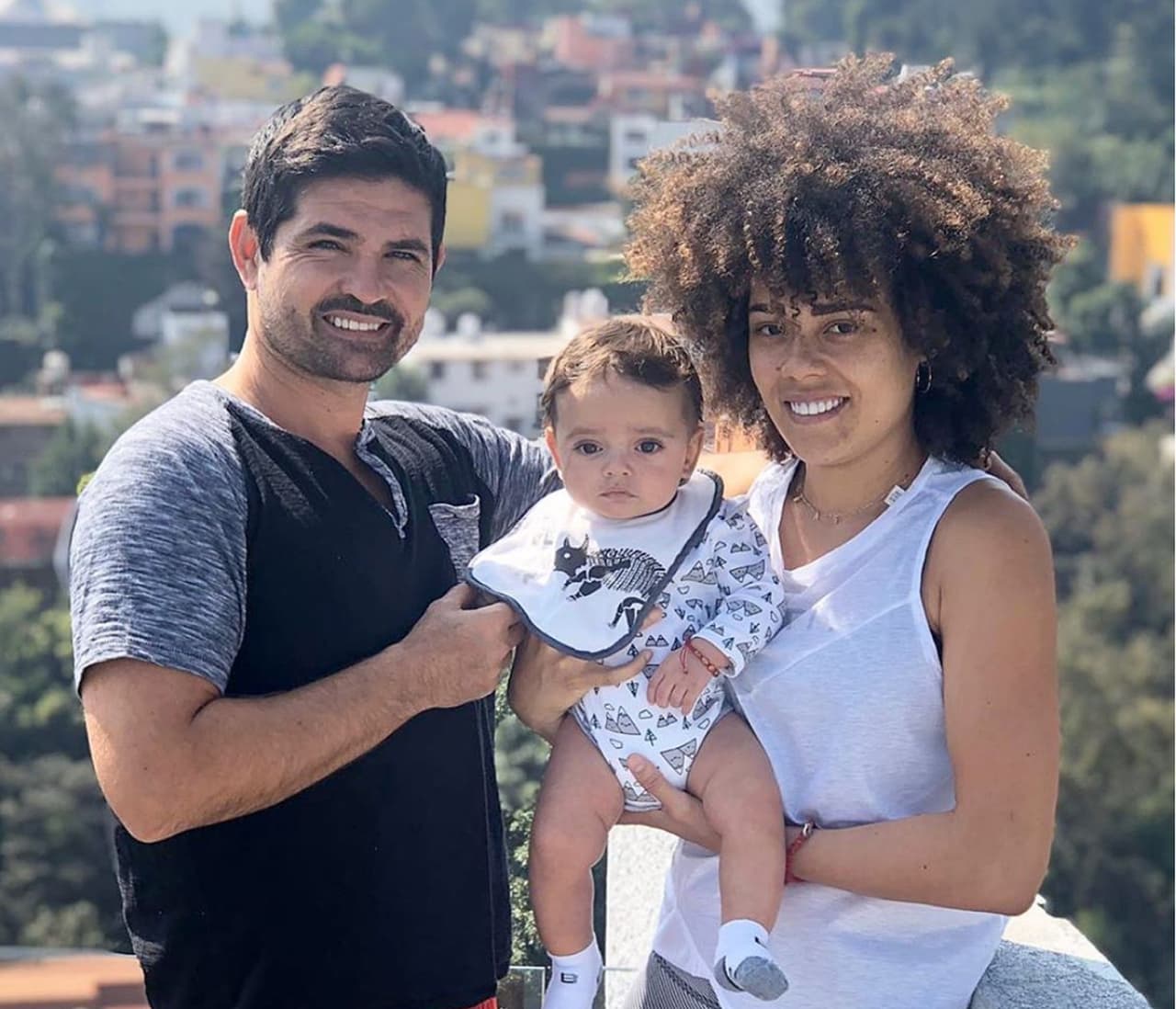 Ferdinando Valencia y Brenda Kellerman festejan los 6 meses de Tadeo: “Qué rápido pasa el tiempo”