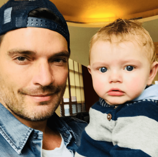Bajo el alegato de que “era por el bien de su hijo”, Julián Gil dejó de frecuentar a Matías en agosto de 2018, siendo ésta la última vez que el galán conviviera con él.