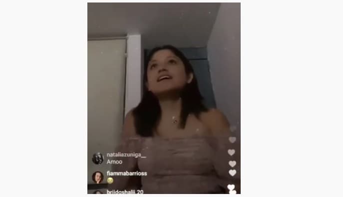 Sin embargo, pasó el tiempo y del tema ya no se volvió a hablar. A principios de octubre, Karol Sevilla se hizo viral luego de que en una de sus transmisiones un fan le pidiera cantar un fragmento de ‘Coro de Amor’.