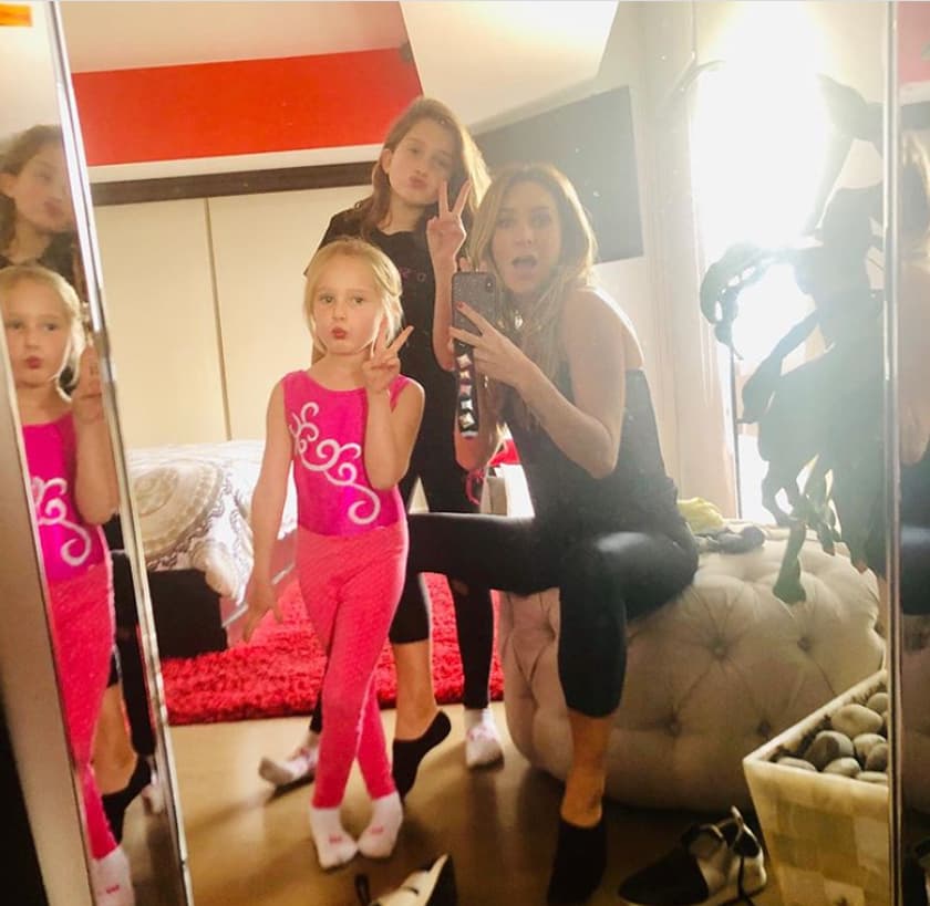 Geraldine Bazán y Gabriel Soto son padres de dos bella niñas: Elissa Marie, quien nació en febrero de 2009, mientras que la pequeña Alexa Miranda llegó sus vidas en febrero de 2014.