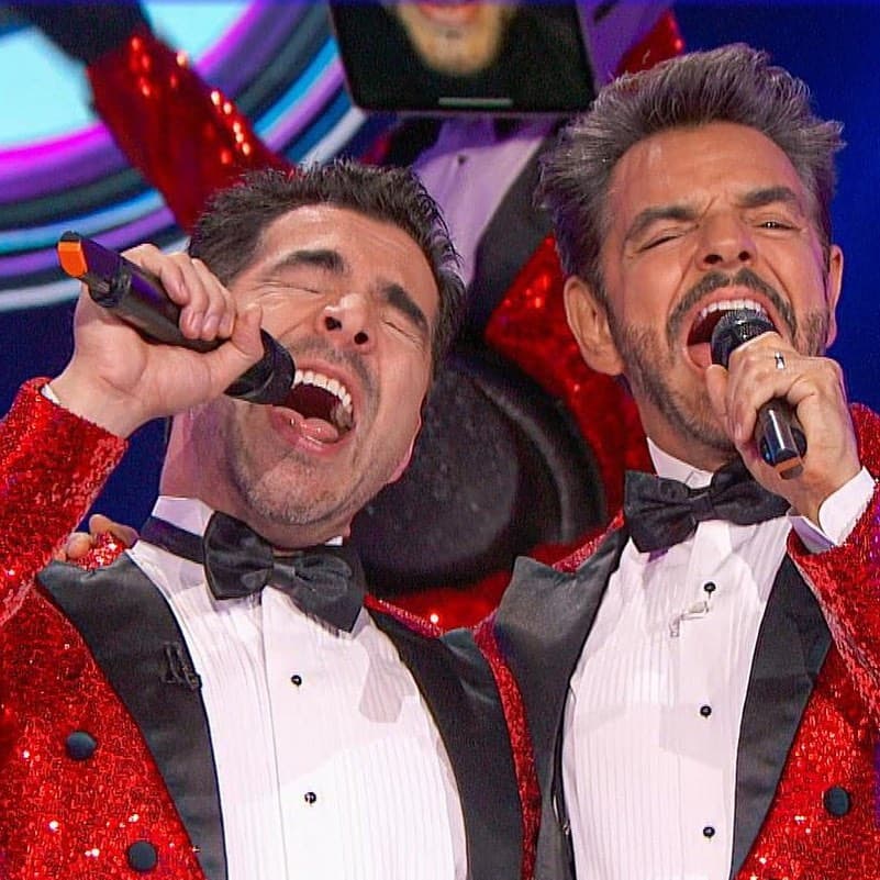 Además de ser exitosos comediantes, Omar Chaparro y Eugenio Derbez son grandes amigos, tan es así que en varias ocasiones se han dejado ver juntos en redes sociales hablando de su sólida amistad.