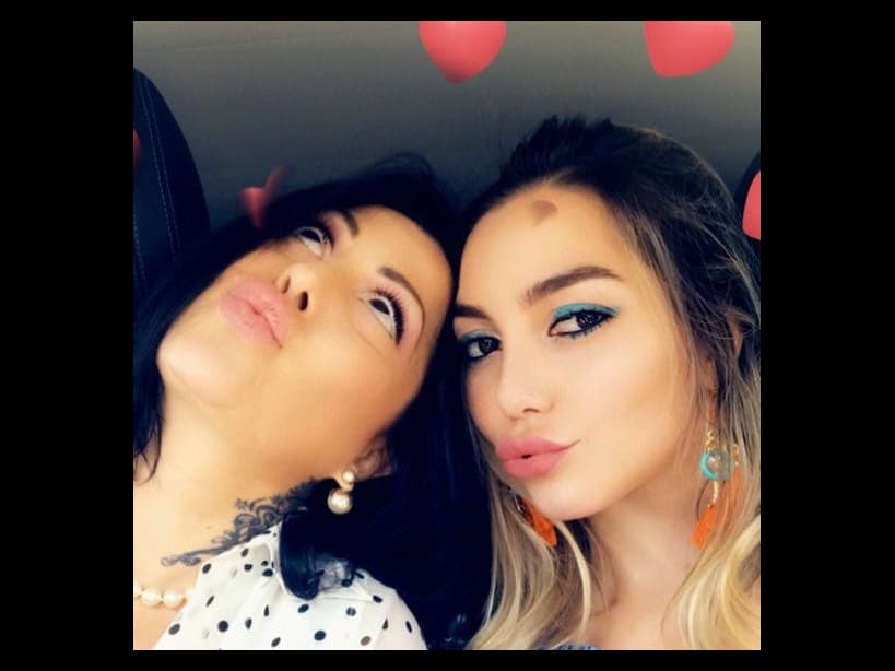 En aquella ocasión, la cantante también indicó que su hija necesitaba ayuda, pues sufría Trastorno Límite de la Personalidad.