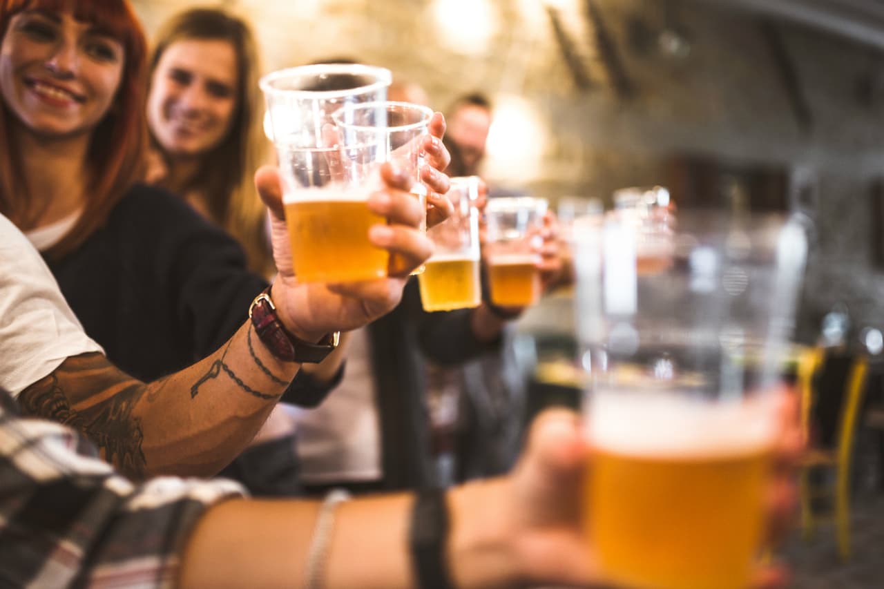 Alcohol. El Institute of Human Nutrition aseguró que las bebidas alcohólicas contribuyen a la acumulación de grasa corporal en las mujeres.