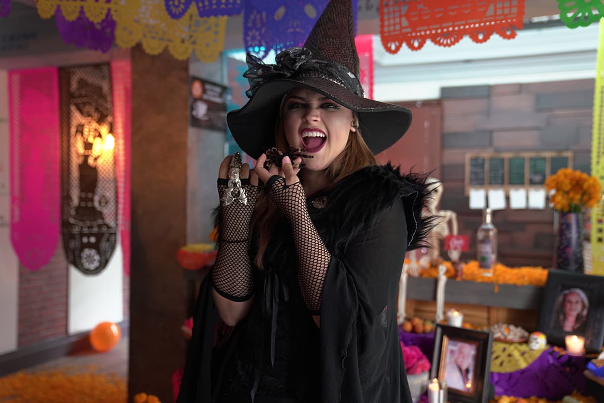 'Marieta' (Brisa Carrillo) se disfrazó de bruja para esta celebración.