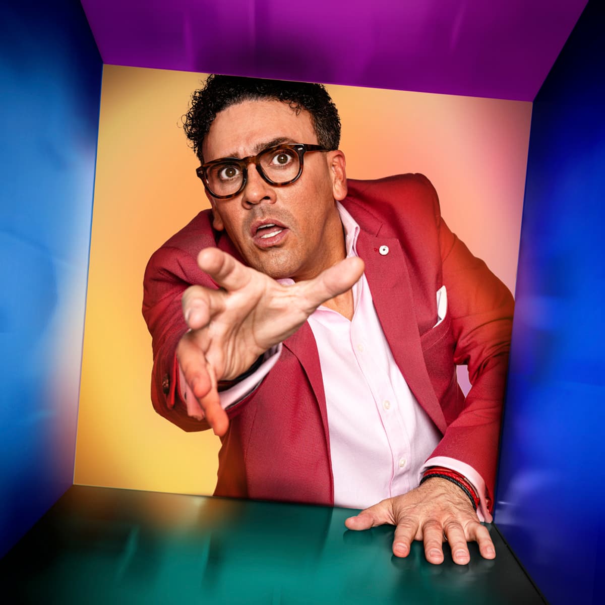 Tras conducir Juego de Voces, el también actor se une a La Casa de los Famosos México