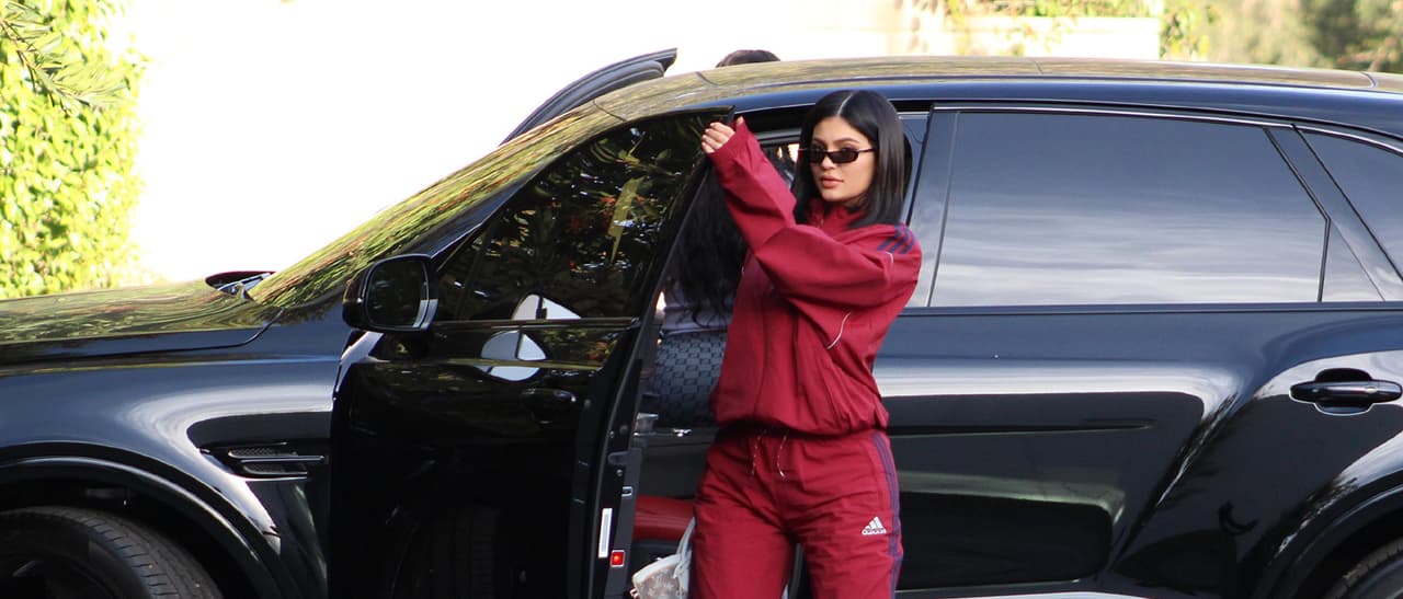 Kylie Jenner aparece en público después del nacimiento de su hija (FOTO: The Grosby Group)