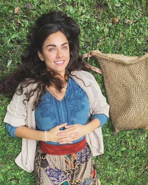 En 2018, Claudia Martín protagonizó la telenovela 'Sin tu mirada' en la que lució el cabello largo con ondas.
