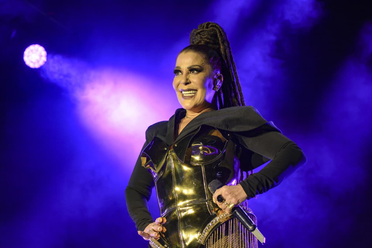 Alejandra Guzmán muestra en la playa cómo se ve su cuerpo tras su reciente operación