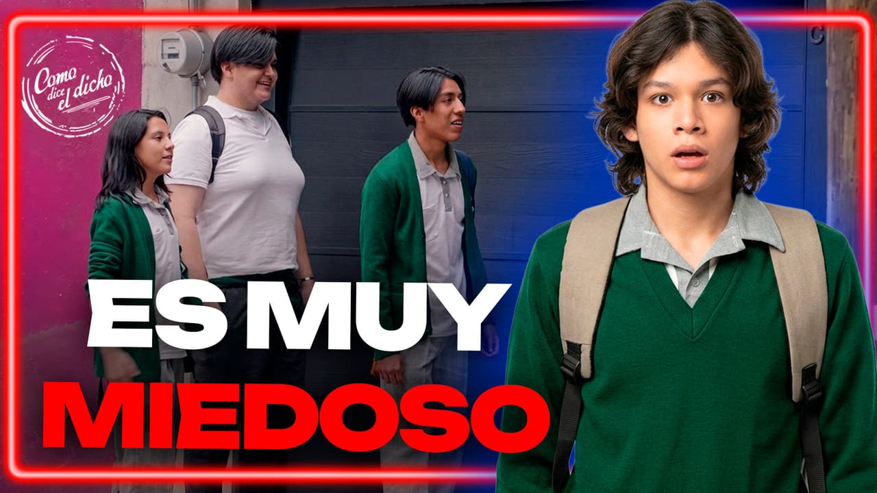Julián no se sabe defender de los montoneros de la secundaria