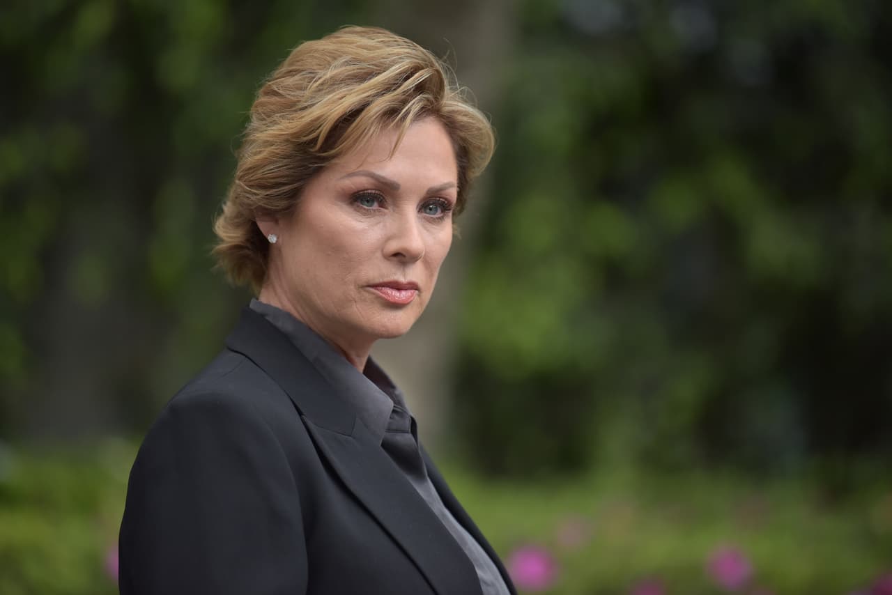 Leticia Calderón dará vida a "Victoria Cantú", madre de tres hijas que busca siempre la perfección en su familia.