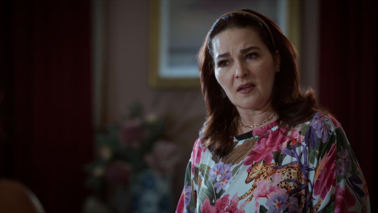 Nadia pone en su lugar a Lía