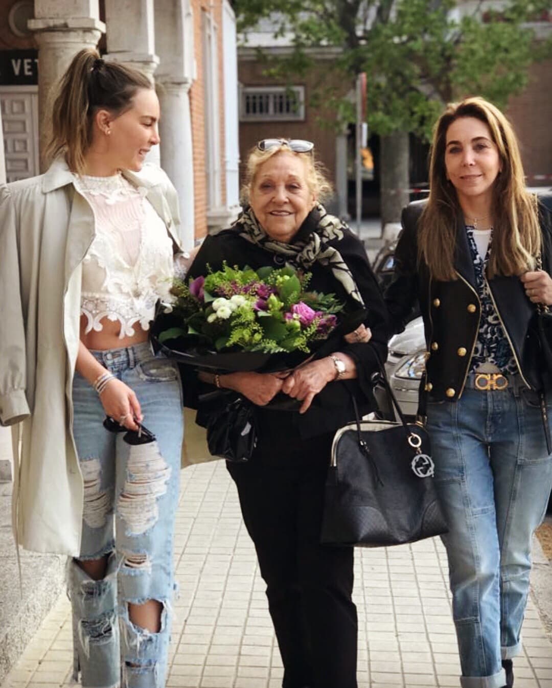 Y es que, la señora Juana Moreno, de 88 años de edad, era muy cercana a la intérprete de 'Bella Traición', y aunque vivía en España, lugar de origen de toda la familia de Belinda, se veían con frecuencia.