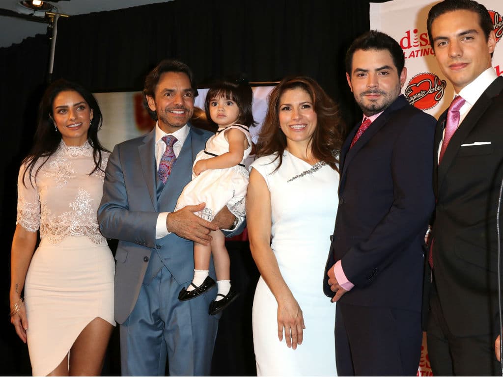 La familia Derbez abandona las redes y prepara una sorpresa
