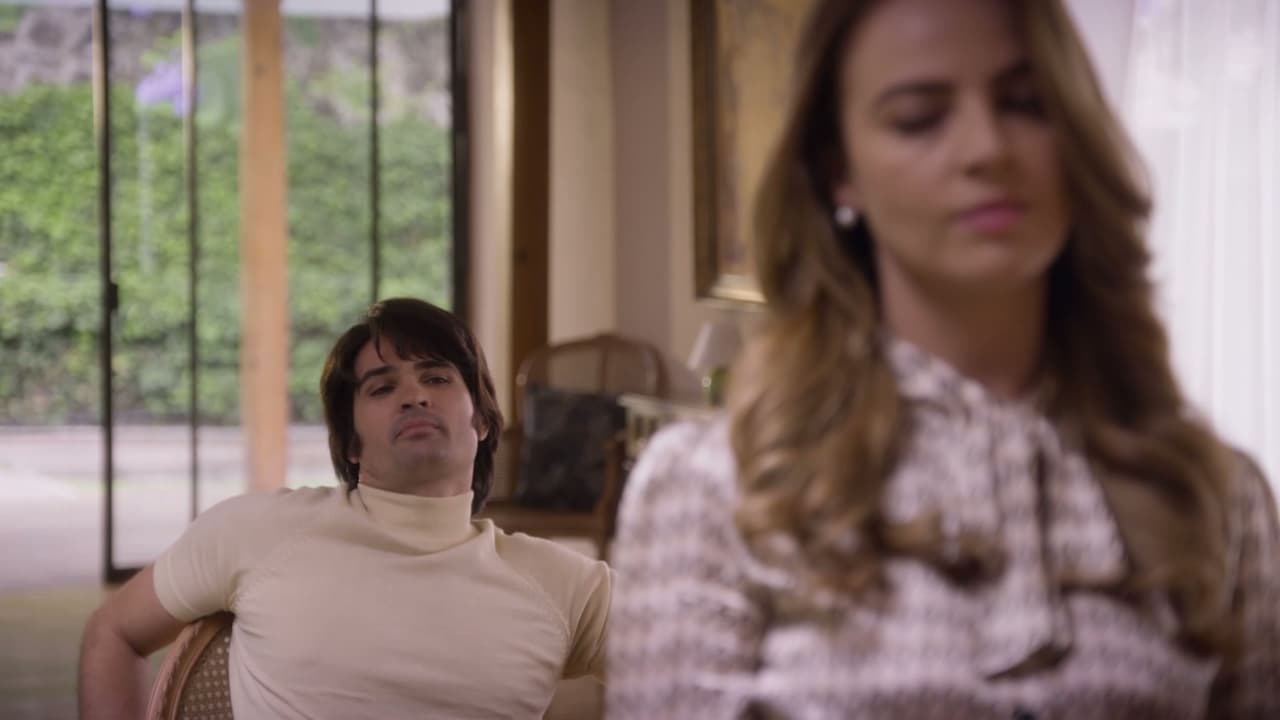 José la condiciona para que decida entre su carrera o su familia.
