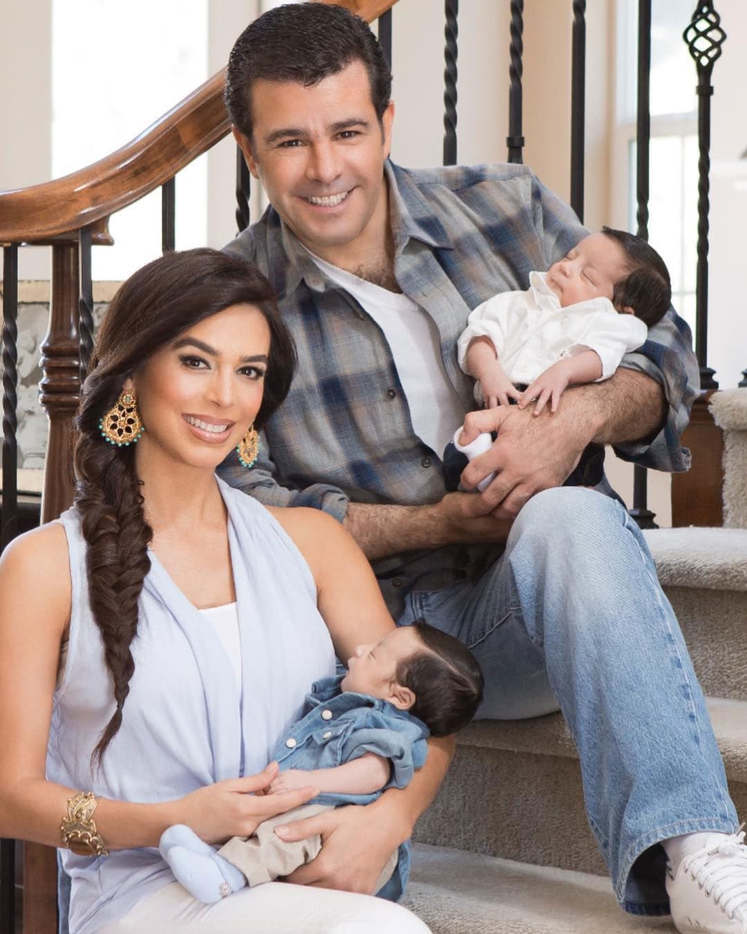 El 20 de junio de 2014, los mellizos Daniel y Manuel completaron la familia Capetillo Gaytán.