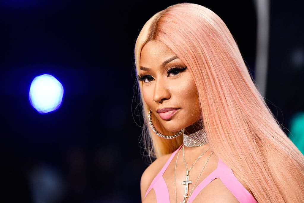 De acuerdo con la revista 'People', Mariah Carey no estaba de acuerdo con la participación de Nicki Minaj, debido a que creía que no era una cantante digna de juzgar a la gente.