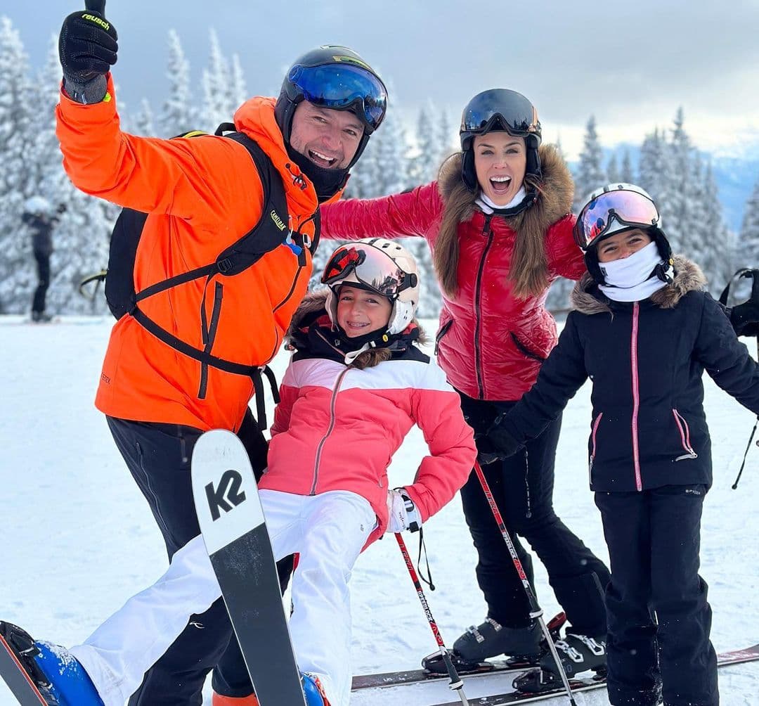 Jacky Bracamontes tiene vacaciones de ensueño con su familia en la nieve